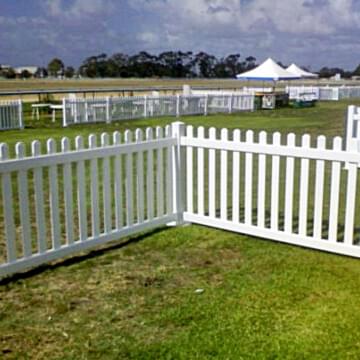picket fence hire by event marquees | © event marquees
