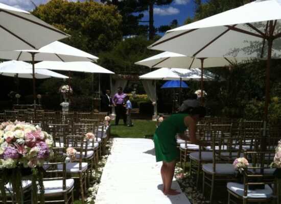 umbrella hire by event marquees | © event marquees