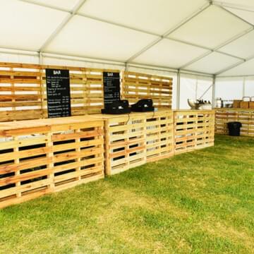 pallet furniture for hire | © Event Marquees