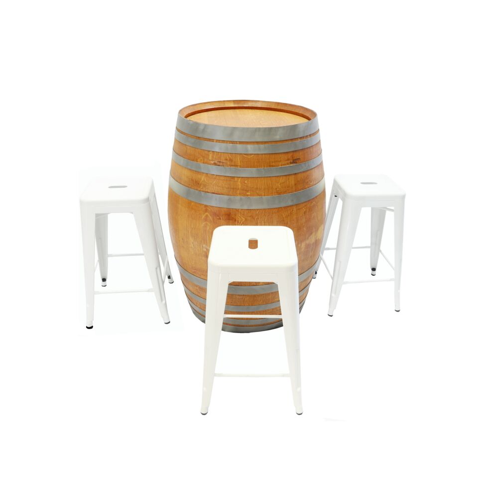 wine barrel with bar stools | © Event Marquees
